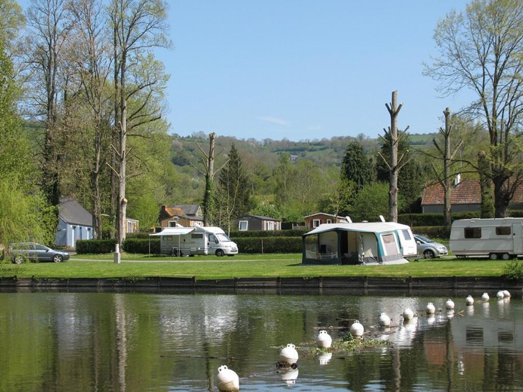 Camping Des Rochers Des Parcs Clécy Exteriér fotografie